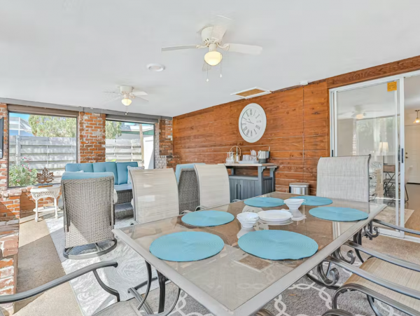 Sarasota Vacation Home Three Bedrooms with Pool Sleeps Six