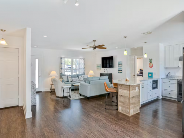 Sarasota Vacation Home Three Bedrooms with Pool Sleeps Six