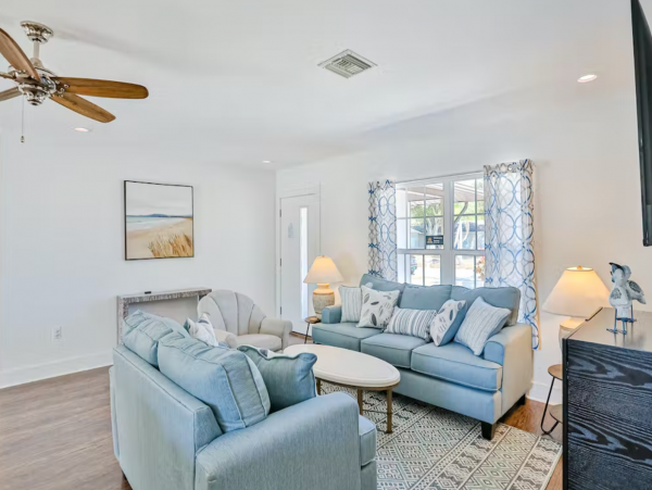 Sarasota Vacation Home Three Bedrooms with Pool Sleeps Six