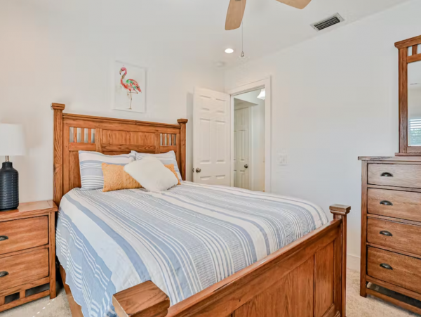 Sarasota Vacation Home Three Bedrooms with Pool Sleeps Six