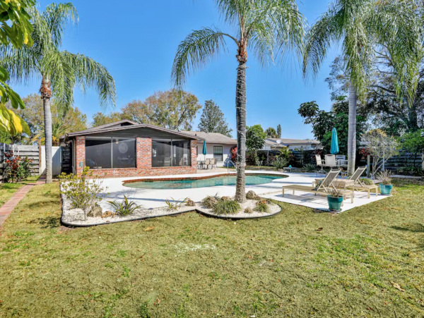 Sarasota Vacation Home Three Bedrooms with Pool Sleeps Six