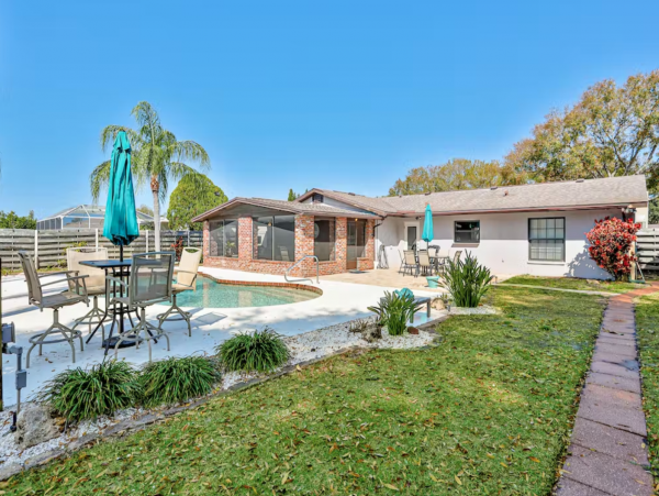 Sarasota Vacation Home Three Bedrooms with Pool Sleeps Six