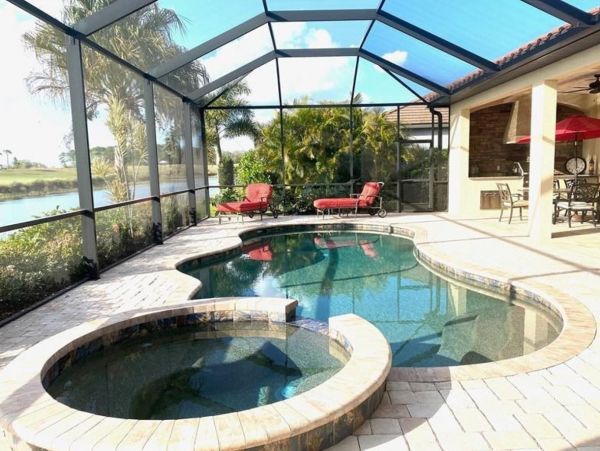 Beautiful Lakewood Ranch Vacation Home with Private Pool/Spa