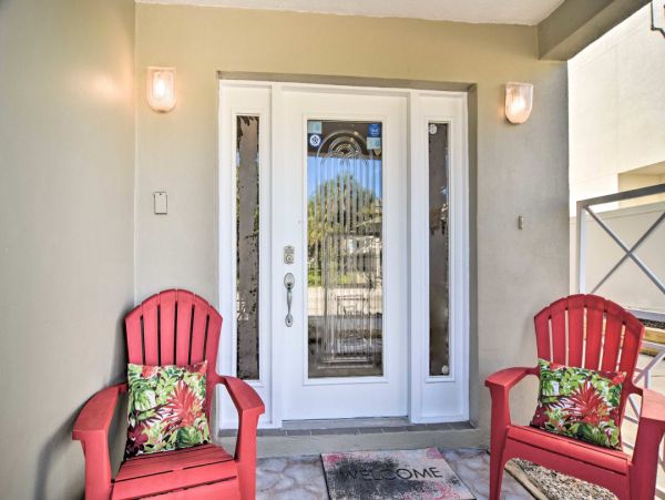Coastal Four Bedroom Townhome Steps to Clearwater Beach