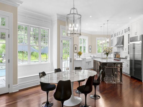 Hamptons 8 Bedroom Home with Cinema Room & Private Pool
