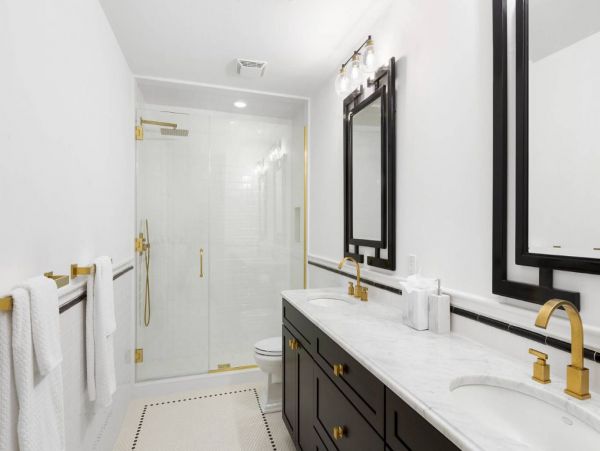 Hamptons 8 Bedroom Home with Cinema Room & Private Pool