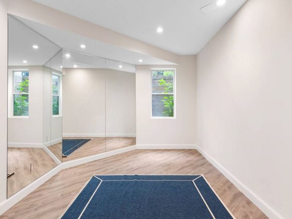 Hamptons 8 Bedroom Home with Cinema Room & Private Pool