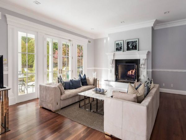 Luxury Hamptons 7 Bedroom Home with Pool & Spa Sleeps 14