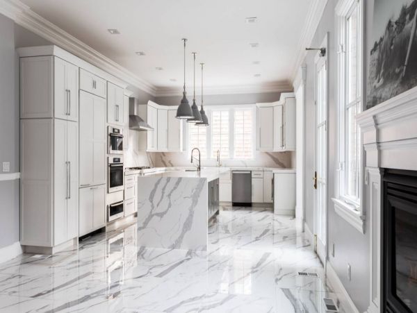 Luxury Hamptons 7 Bedroom Home with Pool & Spa Sleeps 14