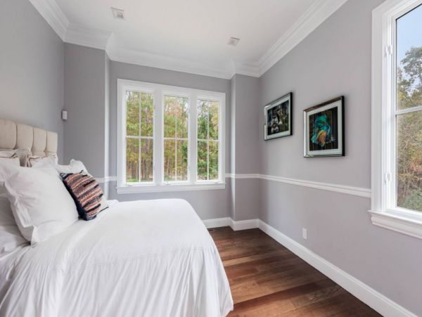 Luxury Hamptons 7 Bedroom Home with Pool & Spa Sleeps 14