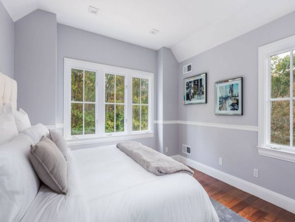 Luxury Hamptons 7 Bedroom Home with Pool & Spa Sleeps 14