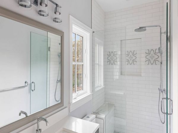Luxury Hamptons 7 Bedroom Home with Pool & Spa Sleeps 14