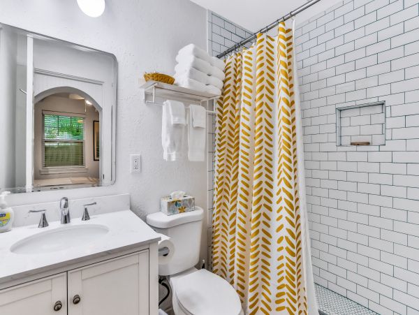 Lovely Condo Located on the Bottom Floor