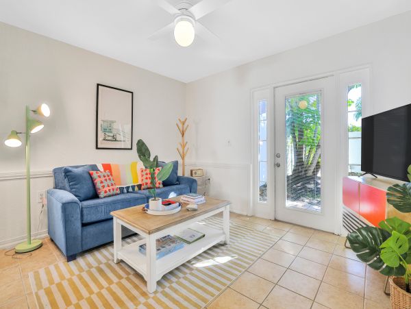 Beach Vacatiion Condo Sleeps 4 Guests in Anna Maria