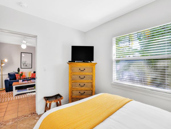 Beach Vacatiion Condo Sleeps 4 Guests in Anna Maria