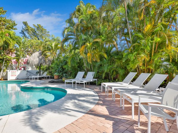 Beach Vacatiion Condo Sleeps 4 Guests in Anna Maria