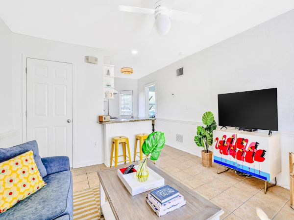 Beach Condo with Shared pool