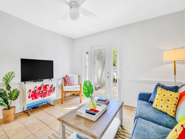 Beach Condo with Shared pool