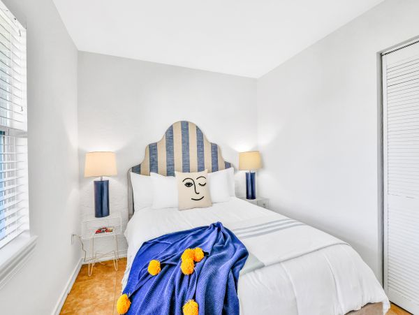 Beach Condo with Shared pool