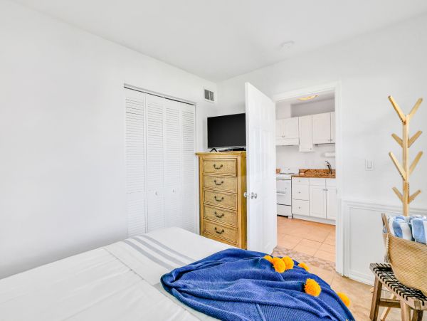 Beach Condo with Shared pool