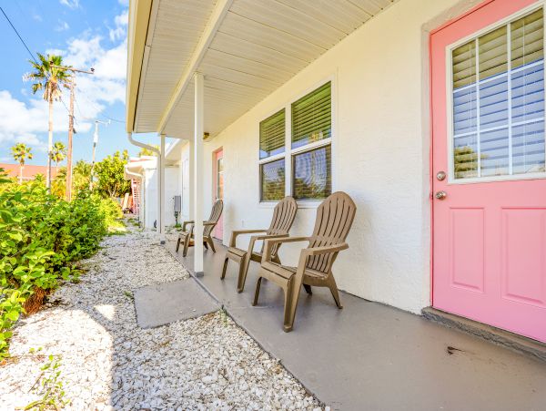 Beach Condo with Shared pool