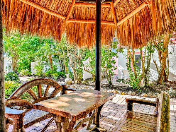 Beach Condo with Shared pool