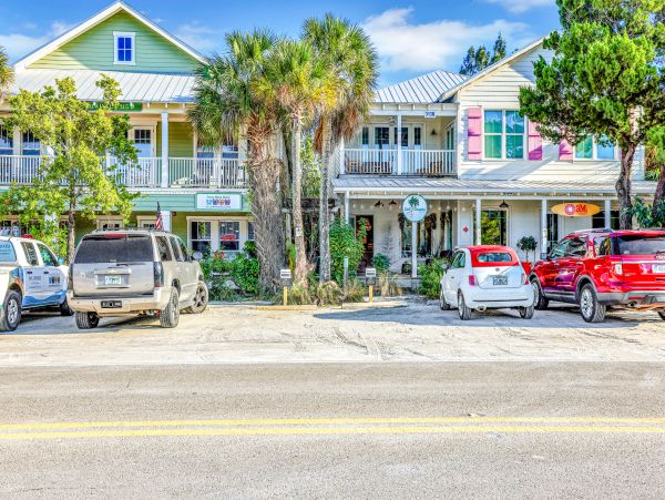 Beach Condo with Shared pool