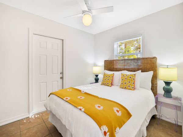 Anna Maria Studio Condo Walk to Beach
