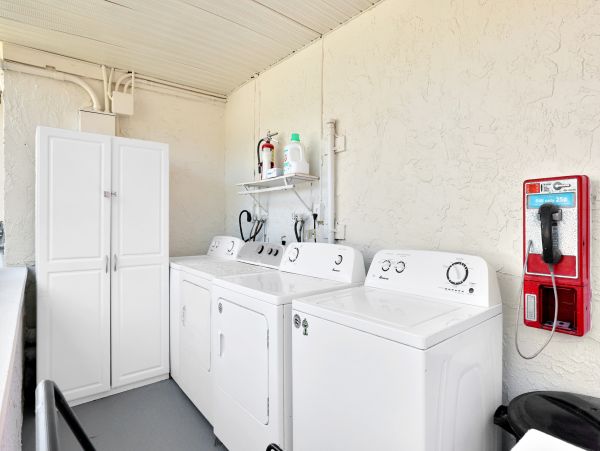 Anna Maria Studio Condo Walk to Beach