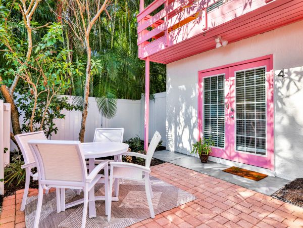 Anna Maria Studio Condo Walk to Beach