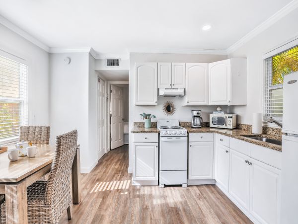North end pet friendly resort close to Pine Ave and the Bay and Beach