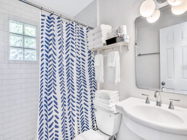 North end pet friendly resort close to Pine Ave and the Bay and Beach