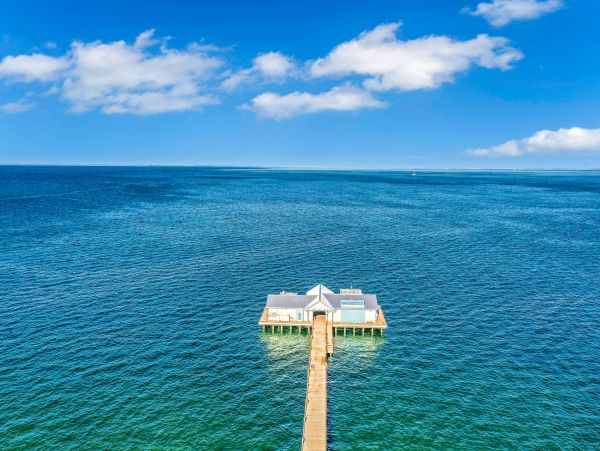 North end pet friendly resort close to Pine Ave and the Bay and Beach