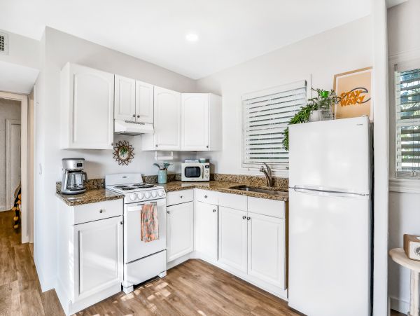 Charming Vacation Condo in Anna Maria with Community Pool
