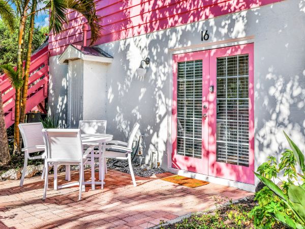 Charming Vacation Condo in Anna Maria with Community Pool