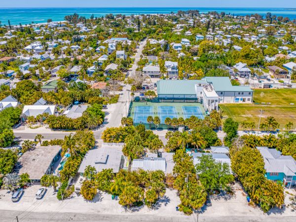 Anna Maria Island Holmes Beach Home 1007577