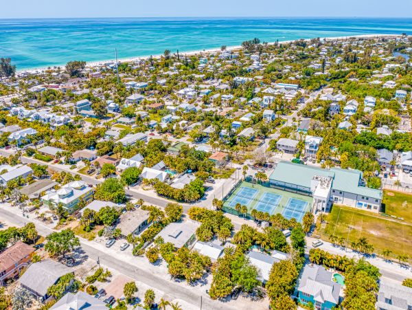 Anna Maria Island Holmes Beach Home 1007577