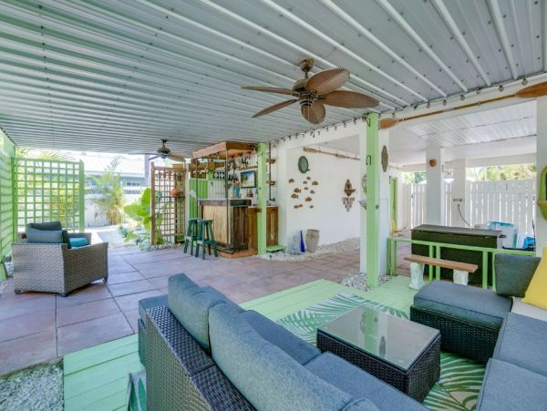 Anna Maria Island Vacation Home Three Bedroom Walk to Beach