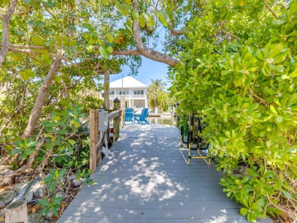 Anna Maria Island Vacation Home Three Bedroom Walk to Beach