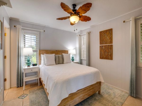 Anna Maria Island Vacation Home Three Bedroom Walk to Beach