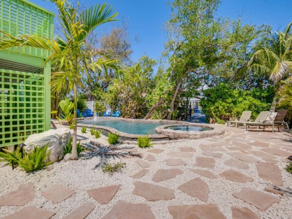 Anna Maria Island Vacation Home Three Bedroom Walk to Beach