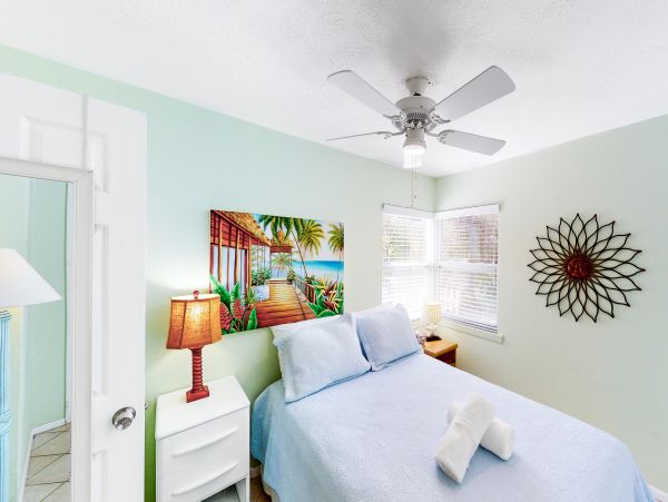 Anna Maria Island Holmes Beach Home 1007579