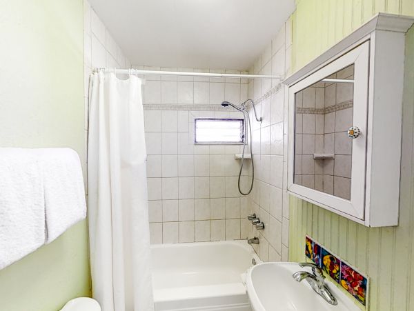 Anna Maria Island Holmes Beach Home 1007579