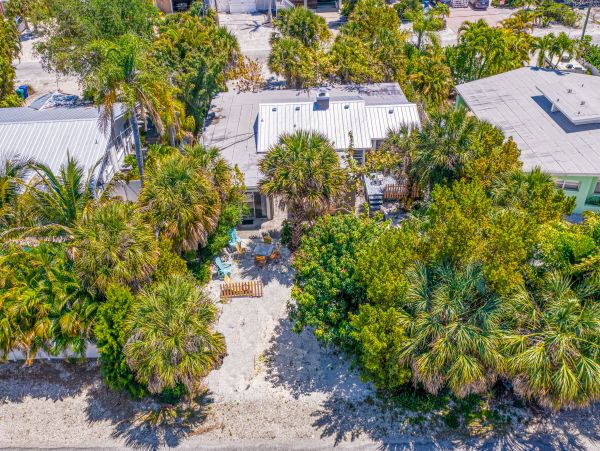 Anna Maria Island Holmes Beach Home 1007579