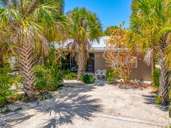 Anna Maria Island Holmes Beach Home 1007579