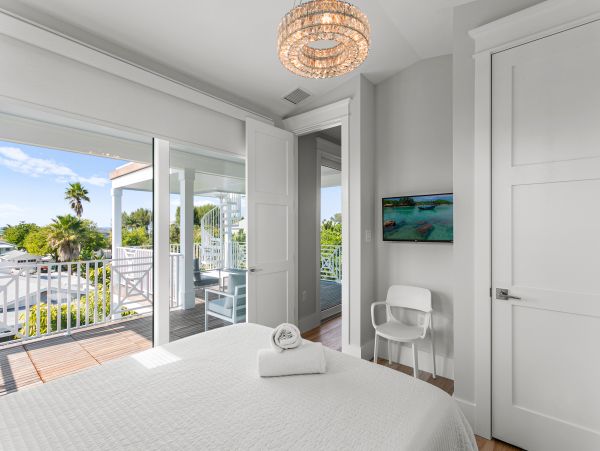 Anna Maria Island Holmes Beach Home 1007580