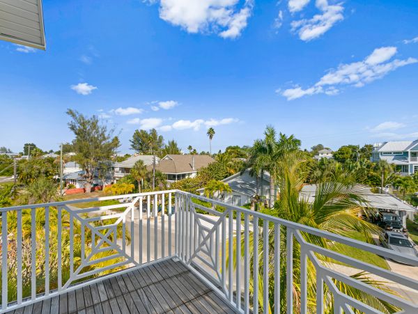 Anna Maria Island Holmes Beach Home 1007580