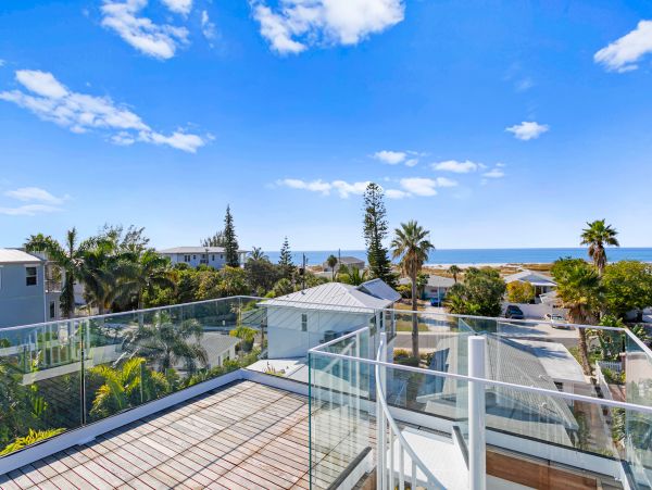 Anna Maria Island Holmes Beach Home 1007580