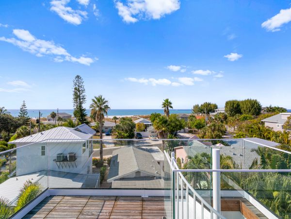 Anna Maria Island Holmes Beach Home 1007580