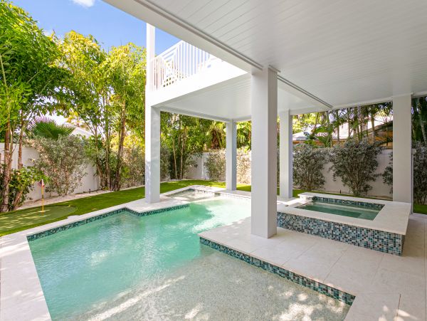Anna Maria Island Holmes Beach Home 1007580